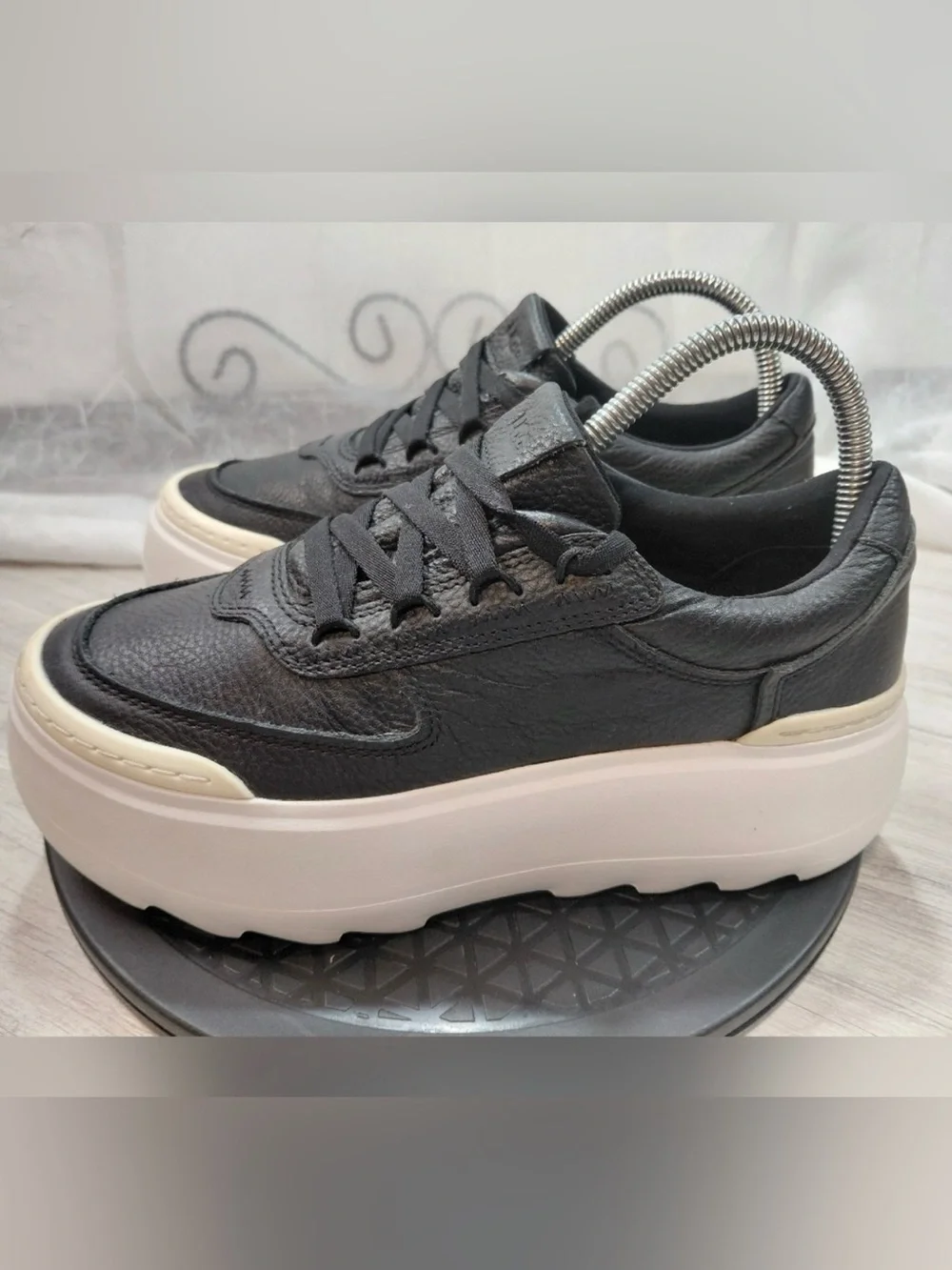UGG Women Marin Mega Lace Black Leather Platform Sneaker Bright White Sole W7.5